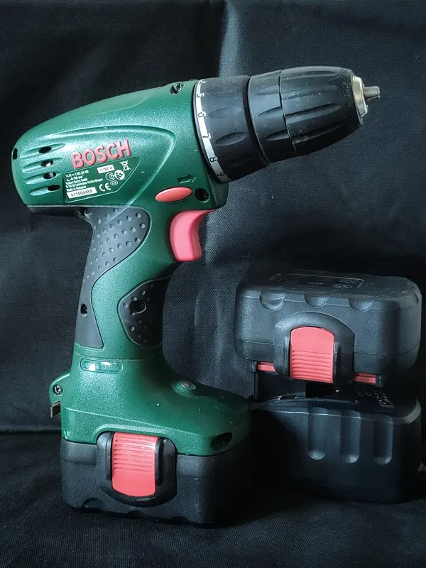 Шуруповёрт Bosch GSR 120-LI (2 АКБ)