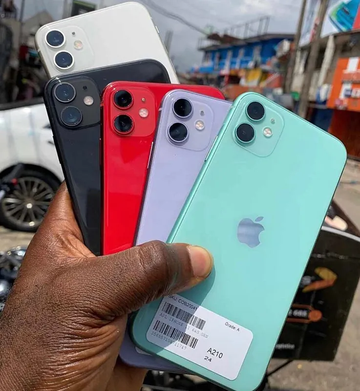 Apple iPhone 11 64GB белый
