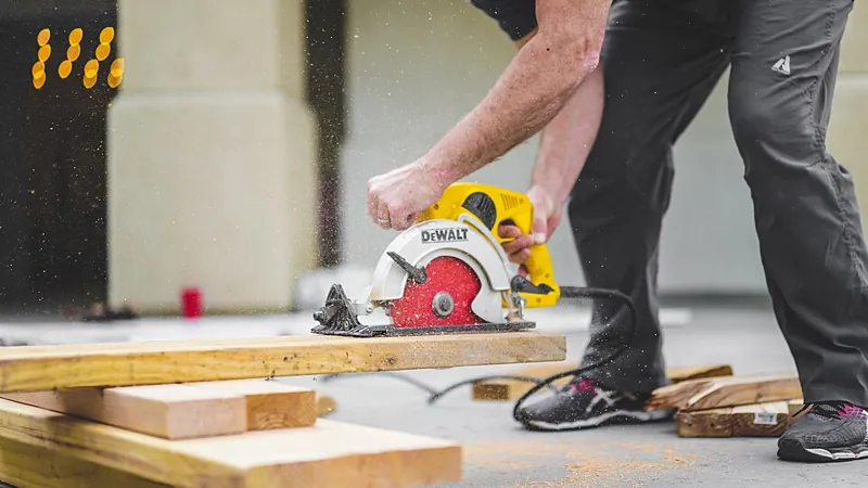 Циркулярная пила Makita HS7601